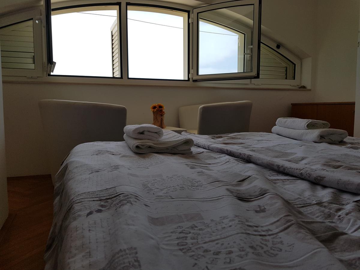 Apartment Dove With Sea View And Free Parking ดูบรอฟนิก ภายนอก รูปภาพ